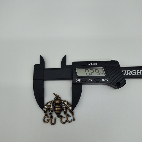 GUCCI Crystal Bee Logo Charm Pendant Antiqued Gold Rhinestone Dangle Zipper Pull - Picture 4 of 4